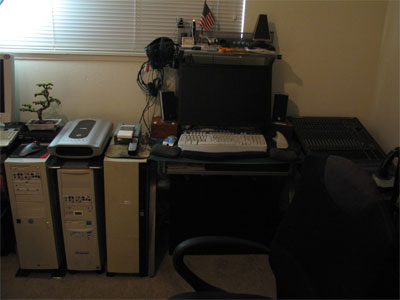 Click here to download a 2592 x 1944 JPG image showing the Webmaster's Desk at Walnut Hill Productions.