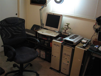 Click here to download a 2592 x 1944 JPG image showing Workstation Number One at the Walnut Hill Office of Operations.
