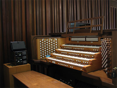 Click here to download a 2592 x 1944 JPG image showing the console of 4/89 Mighty Allen 460S Digital Church Organ installed at the All Faith Chapel at NAWS in Ridgecrest, California.