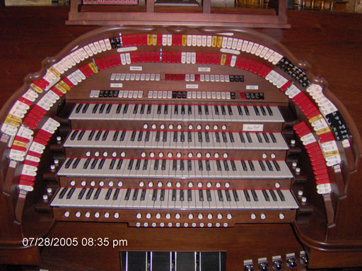 Click here to download a 2048 x 1536 JPG image of the stop sweep of this wonderful organ.