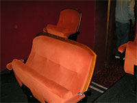 Click here to download a 640 x 480 JPG image showing the seats for the King and the Queen.