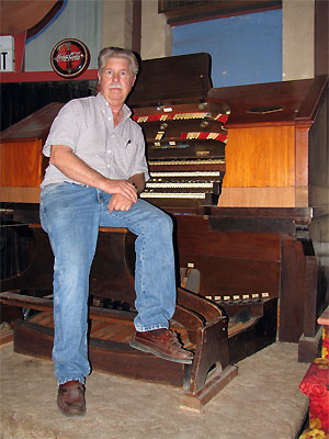 Click here to download a 1944 x 2592 JPG image showing Jim Spohn at console of the Granada Theatre's 4/24 Mighty Robert Morton/WurliTzer Theatre Pipe Organ.