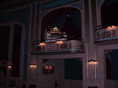 Click here to download a 3648 x 2736 JPG image showing the Mighty WurliTzer of the Lafayette Theatre.