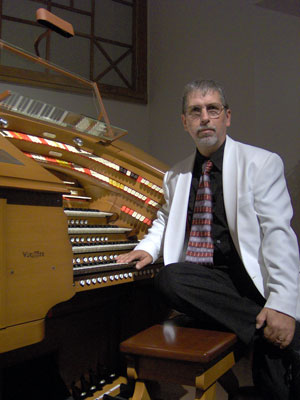 Click here to download a 1536 x 2048 JPG image showingTom Hoehn at the J. Tyson Forker Memorial 4/32 Mighty WurliTzer installed at Grace Baptist Church in Sarasota, Florida.