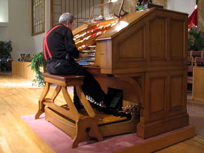 Click here to listen to Tom Hoehn playing the J. Tyson Forker Memorial 4/32 Mighty WurliTzer Theatre Pipe Organ installed at Grace Baptist Church in Sarasota, Florida.