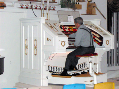 Click here to learn more about Bob Markworth's 3/24 Kimball Theatre Pipe Organ installed in his home in Omaha, Nebraska.