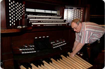 Click here to see a slide show about the installation of the Trinity Organ.