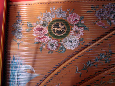Click here to download a 2592 x 1944 JPG image showing the beautiful flourentine decoration on the soundboard of the harpsichord.