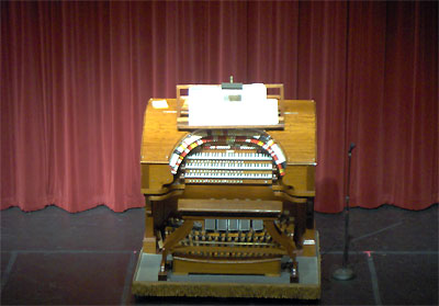 Click here to download a 1856 x 1296 JPG image showing the console of the 3/16 Mighty WurliTzer Theatre Pipe Organ installed at the Thomas Worthington High School in Columbus, Ohio.
