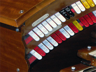 Click here to download a 2048 x 1536 JPG image showing the Pedal stops of the 3/16 Mighty WurliTzer Theatre Pipe Organ installed at Tom Worthington High School, Columbus, Ohio.