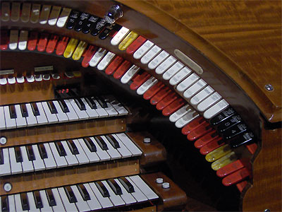 Click here to download a 2048 x 1536 JPG image showing the Solo stops of the 3/16 Mighty WurliTzer Theatre Pipe Organ installed at Tom Worthington High School, Columbus, Ohio.